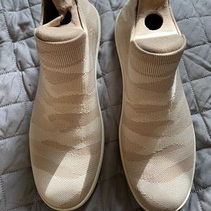 Rothy’s sand camo size 11.5 Chelsea’s